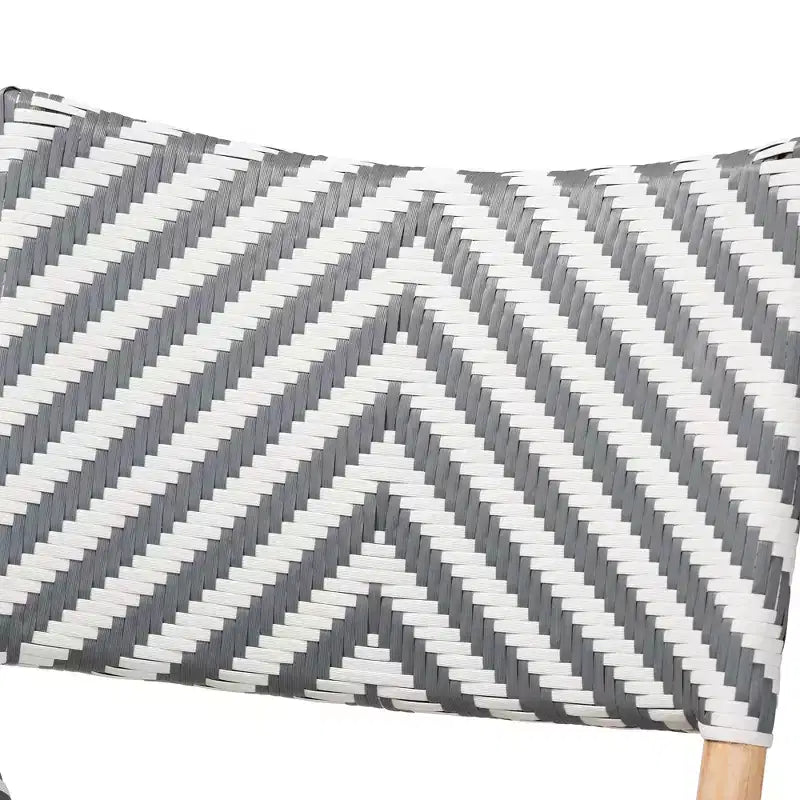 Chaise de bistrot en rotin tressé gris français et blanc, entièrement assemblée