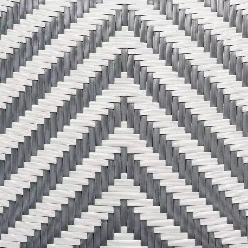 Chaise de bistrot en rotin tressé gris français et blanc, entièrement assemblée